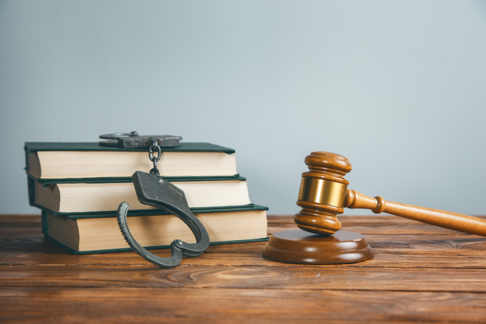 Avocat en droit pénal assurant la défense